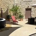 , Coeur De Village « sous Le Clocher» * Pujaut