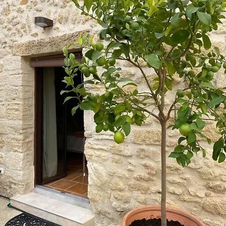 , Coeur De Village « sous Le Clocher» * Pujaut