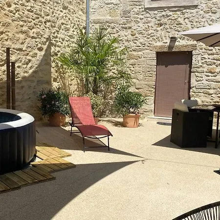 , Coeur De Village « sous Le Clocher» * Pujaut