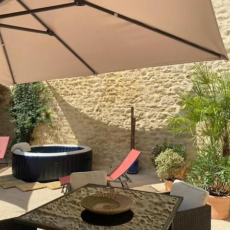 , Coeur De Village « sous Le Clocher» Pujaut