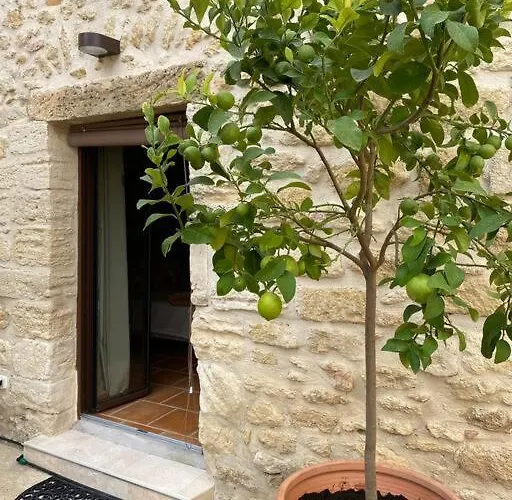 , Coeur De Village « sous Le Clocher» * Pujaut